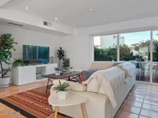 Photo #1: 6968296 Listing 