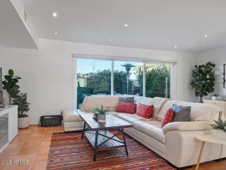 Photo #2: 6968296 Listing 