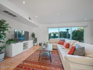 Photo #3: 6968296 Listing 