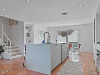 Photo #4: 6968296 Listing 