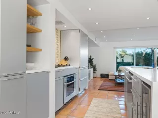 Photo #5: 6968296 Listing 