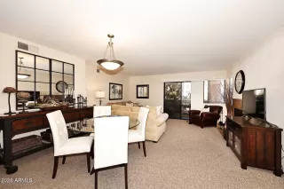 Photo #4: 6968307 Listing 