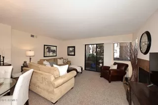 Photo #5: 6968307 Listing 