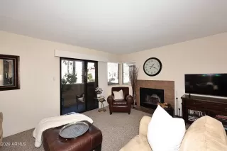 Photo #6: 6968307 Listing 