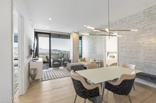 Photo #4: 6968391 Listing