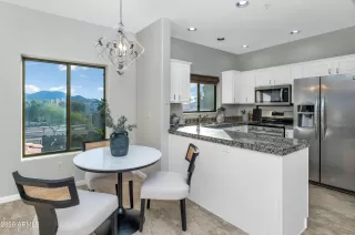 Photo #5: 6968476 Listing