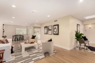 Photo #6: 6968555 Listing