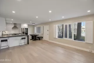 Photo #4: 6968646 Listing 