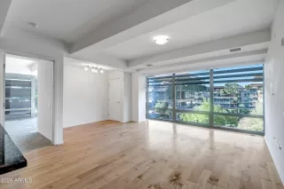 Photo #6: 6968674 Listing 