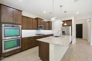 Photo #2: 6968693 Listing 