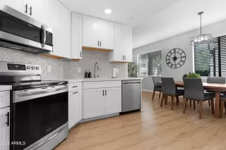 Photo #3: 6968707 Listing