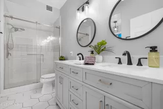 Photo #4: 6968707 Listing