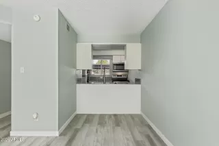 Photo #5: 6968753 Listing 