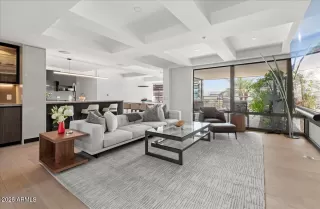 Photo #3: 6968914 Listing 