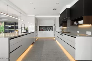 Photo #6: 6968914 Listing 