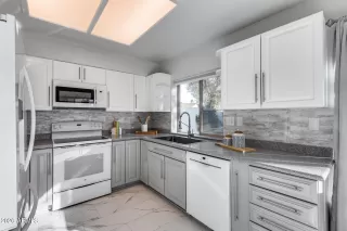 Photo #3: 6969019 Listing 