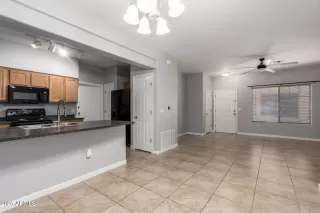 Photo #6: 6969119 Listing 