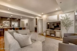 Photo #3: 6970121 Listing 