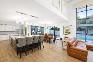 Photo #2: 6970167 Listing 