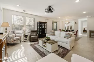 Photo #5: 6970269 Listing 