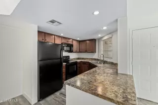 Photo #5: 6970305 Listing 