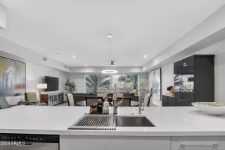 Photo #5: 6970721 Listing 