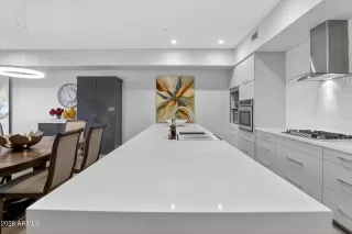 Photo #6: 6970721 Listing 