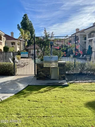 Photo #5: 6970888 Listing 