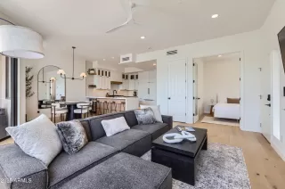 Photo #3: 6971073 Listing 