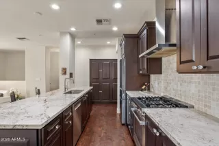 Photo #1: 6971164 Listing 