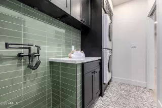 Photo #6: 6971437 Listing 