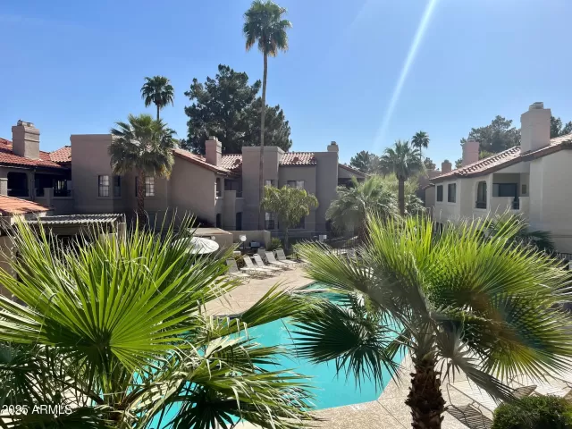 MLS: 6971692 Condo For Sale