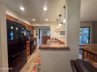 Photo #3: 6971692 Listing 