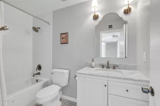 Photo #4: 6971761 Listing