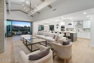 Photo #1: 6971862 Listing 