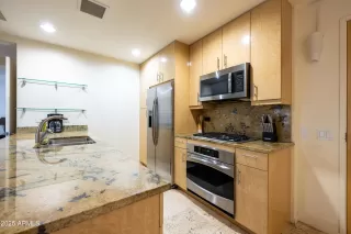 Photo #3: 6971886 Listing