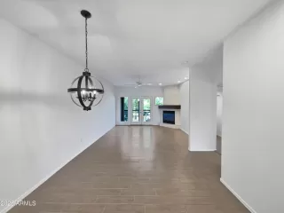 Photo #4: 6972127 Listing