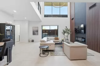 Photo #2: 6972249 Listing