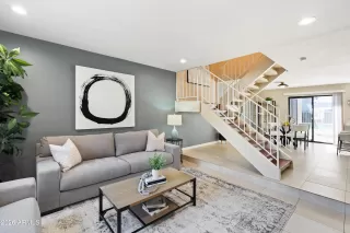 Photo #2: 6972426 Listing 