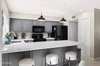 Photo #5: 6972426 Listing 