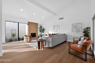 Photo #2: 6972567 Listing 