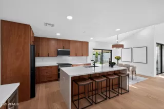 Photo #3: 6972567 Listing 