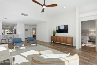 Photo #6: 6972599 Listing 