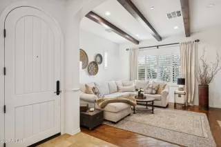 Photo #3: 6972617 Listing