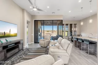 Photo #5: 6972782 Listing