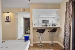 Photo #5: 6973012 Listing