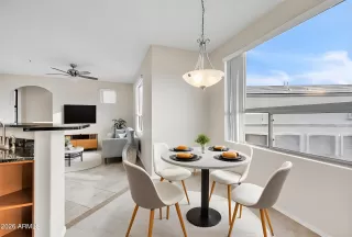 Photo #3: 6973094 Listing