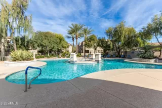 Photo #4: 6973210 Listing