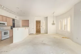 Photo #6: 6973210 Listing