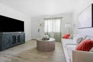 Photo #2: 6973220 Listing 